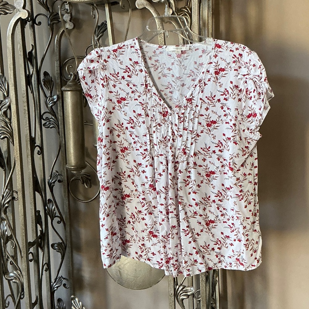 Fun 2 Fun Red and White Floral Blouse